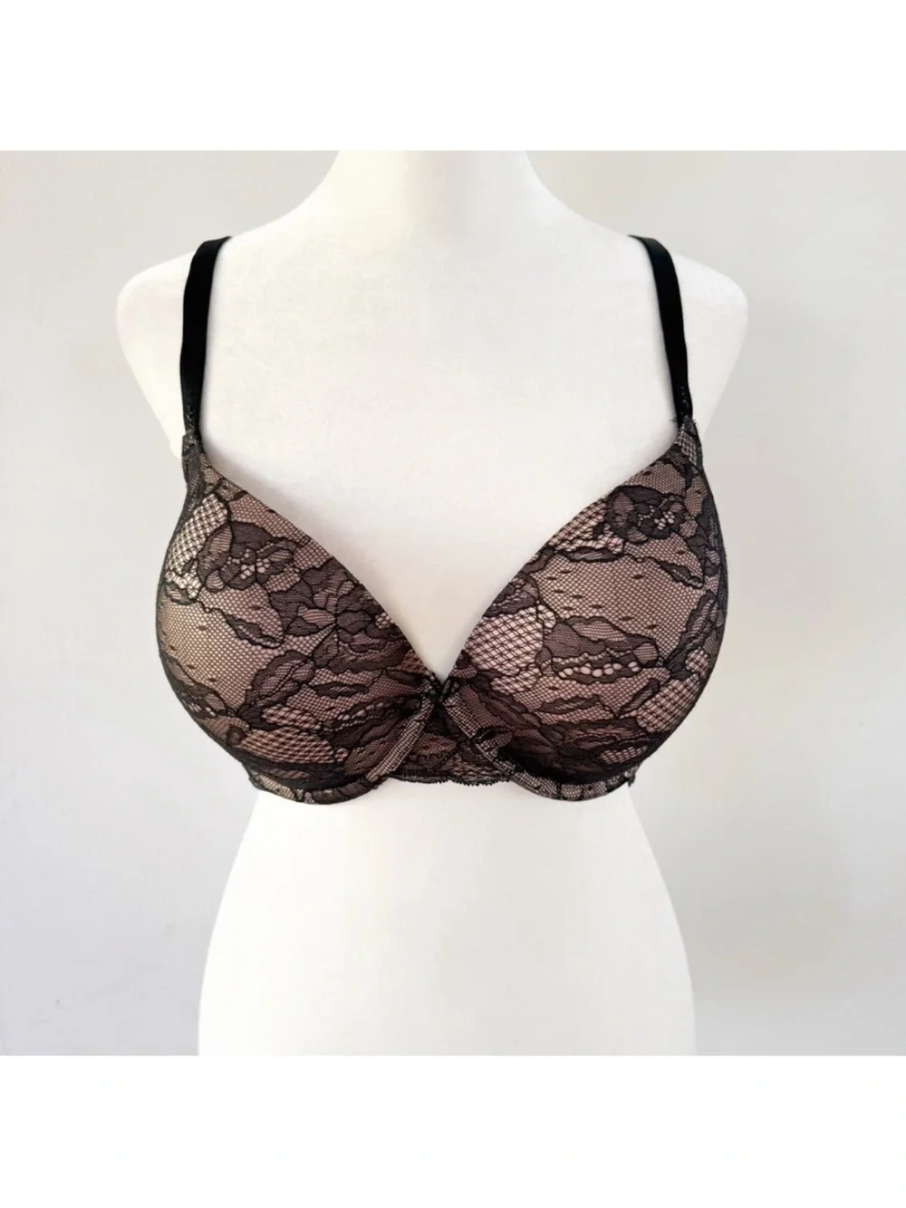 Victorias Secret Women Biofit Demi Uplift Lace Underwire Bra 36DD Sexy Feminine